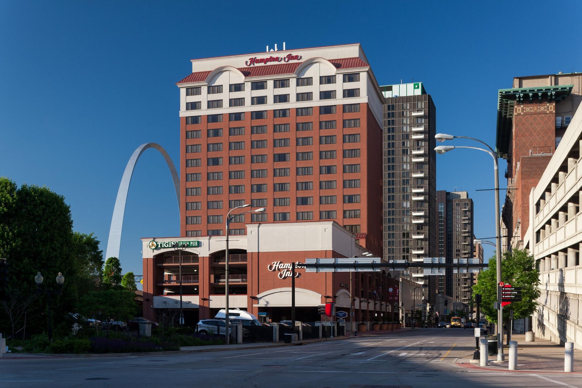 Hampton Inn St Louis- At The Arch Saint Louis Bagian luar foto