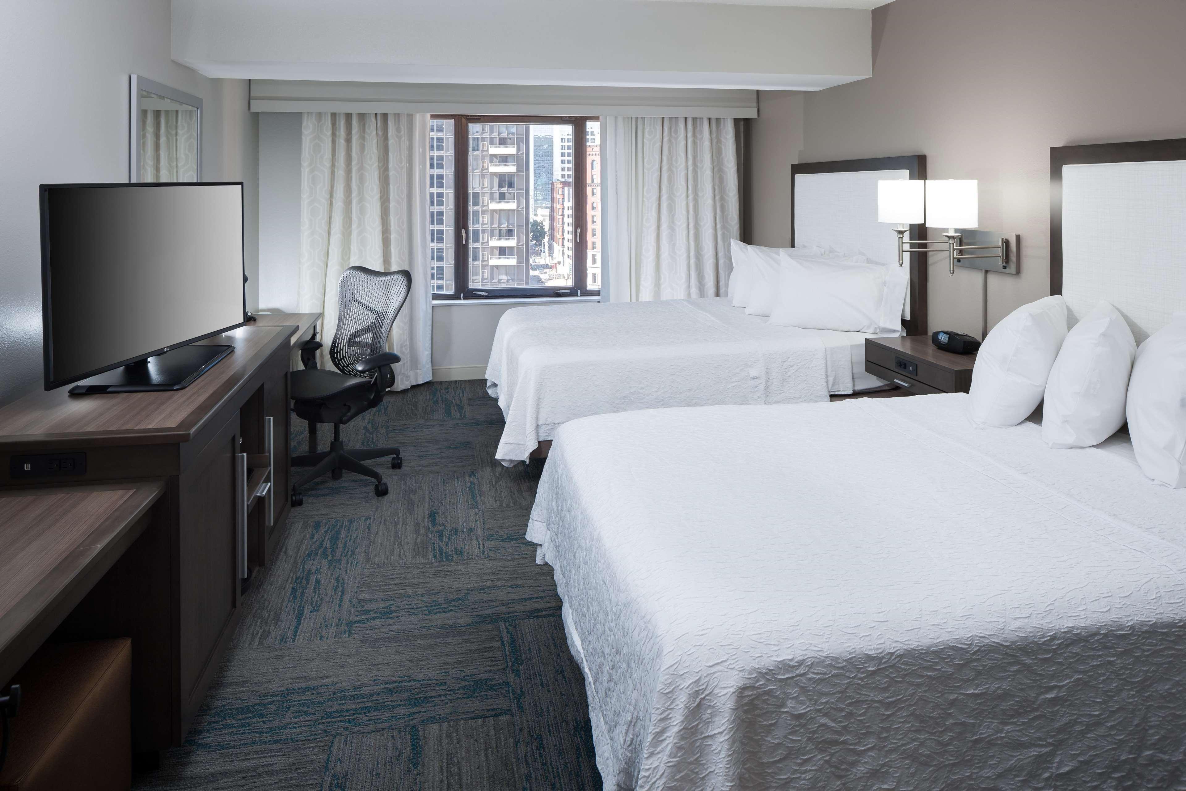 Hampton Inn St Louis- At The Arch Saint Louis Bagian luar foto