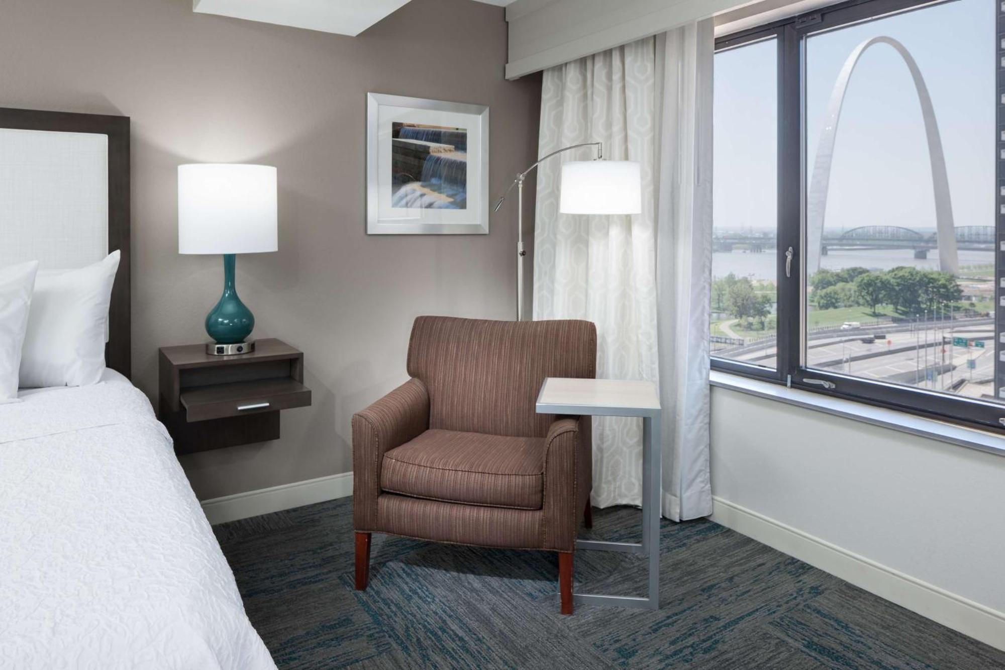Hampton Inn St Louis- At The Arch Saint Louis Bagian luar foto