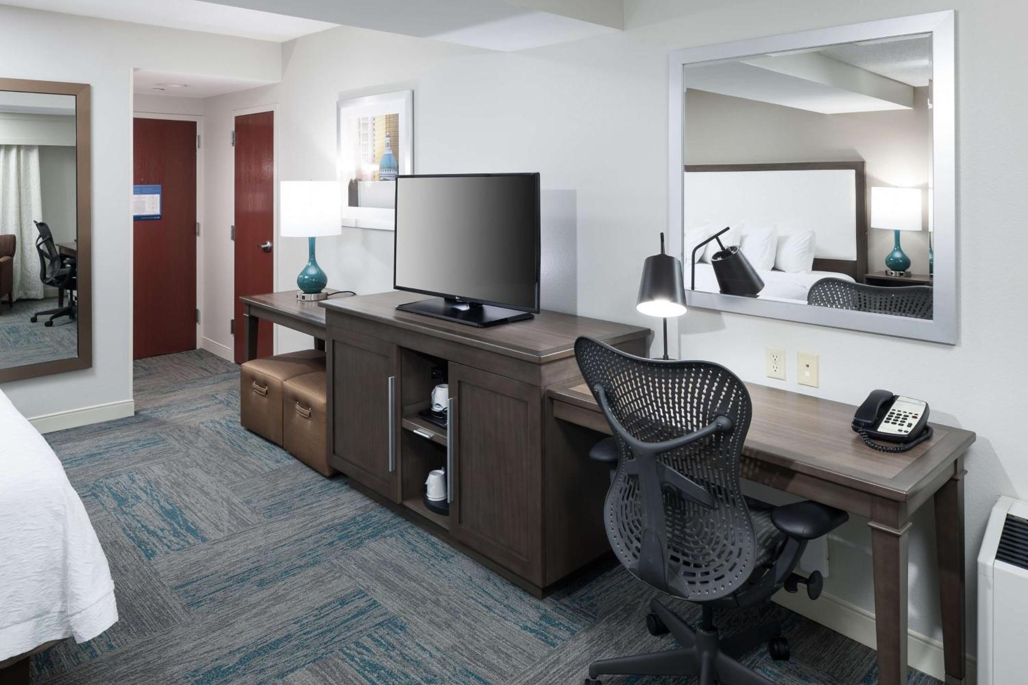 Hampton Inn St Louis- At The Arch Saint Louis Bagian luar foto