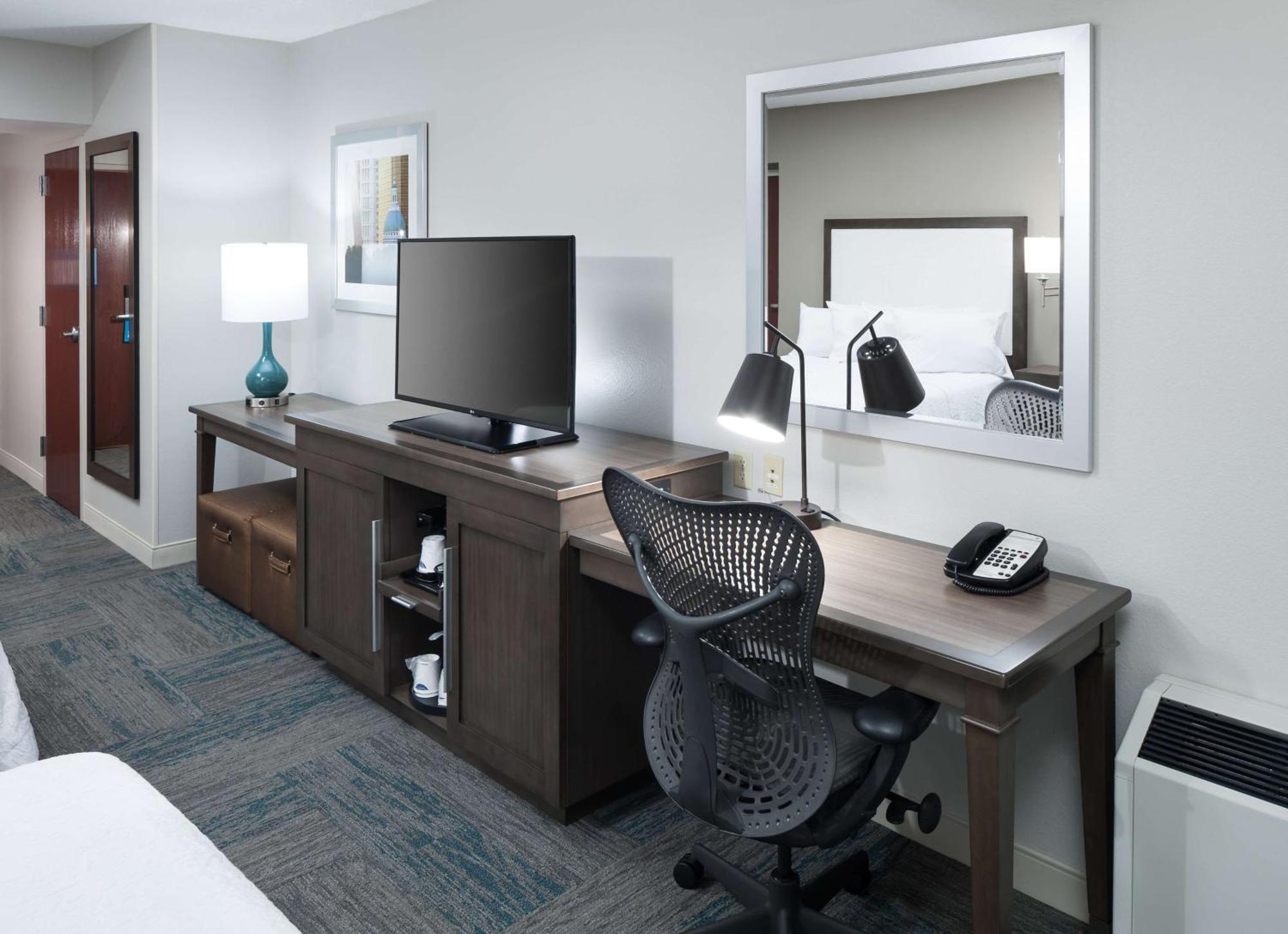 Hampton Inn St Louis- At The Arch Saint Louis Bagian luar foto