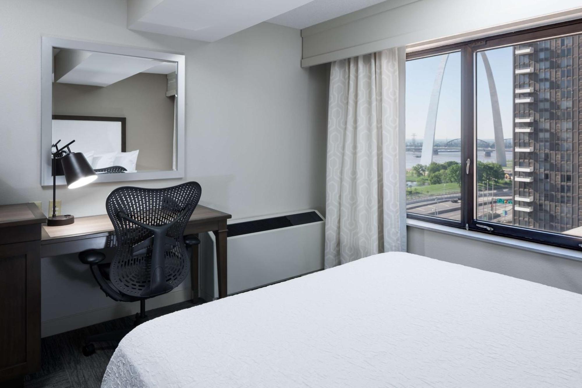 Hampton Inn St Louis- At The Arch Saint Louis Bagian luar foto