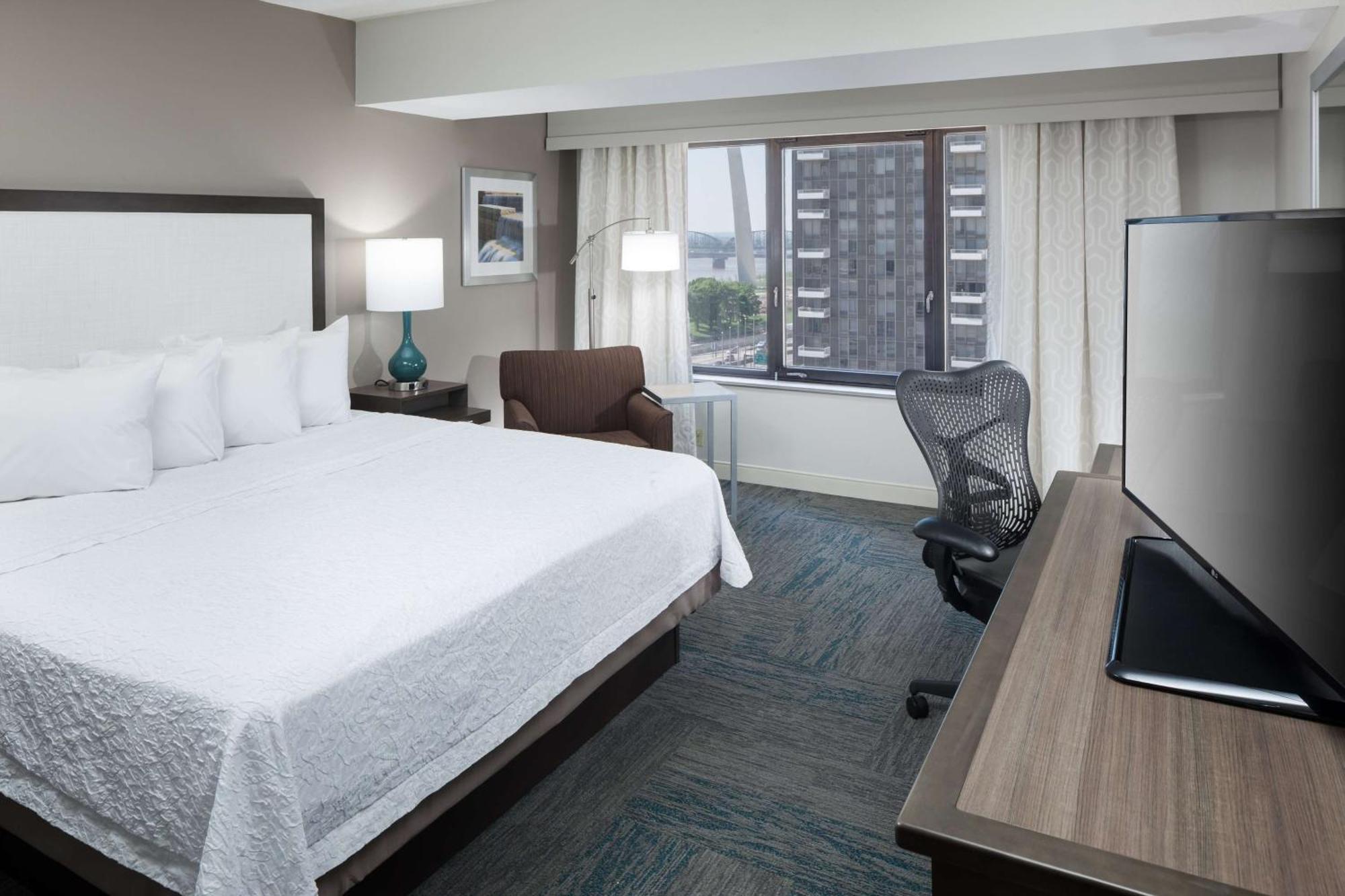 Hampton Inn St Louis- At The Arch Saint Louis Bagian luar foto